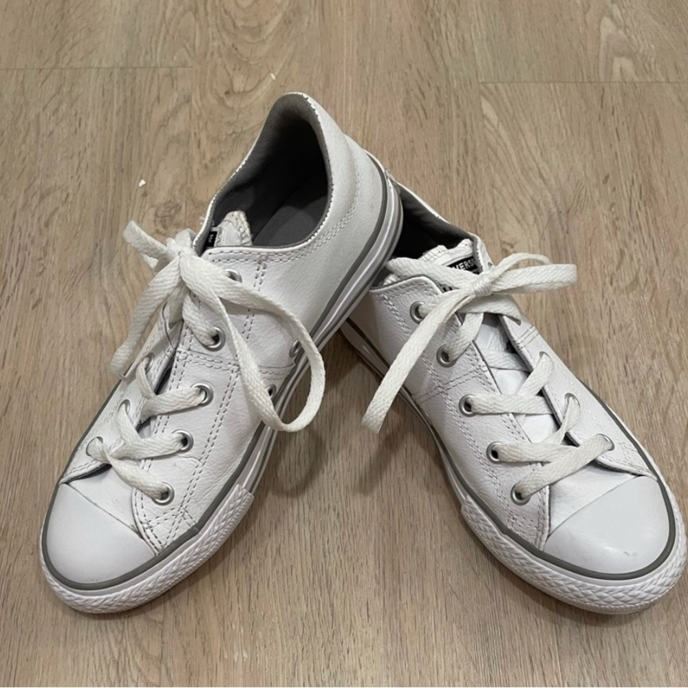 CHUCK TAYLOR ALL STAR MADISON LEATHER Junior unisex sneakers